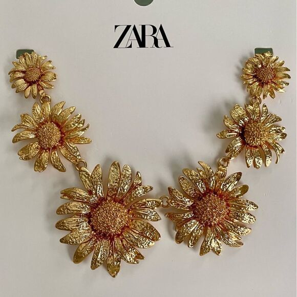 NWT Zara Daisy Necklace - Picture 1 of 9